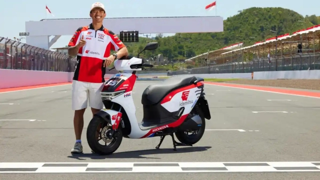 Cuv e với 3 giao diện mới đậm chất racing khi làm xe paddock cho đội đua honda - 4