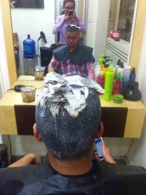 đắng lòng chàng trai việt phải cắt tóc hình quả dứa vì trót dại - 3