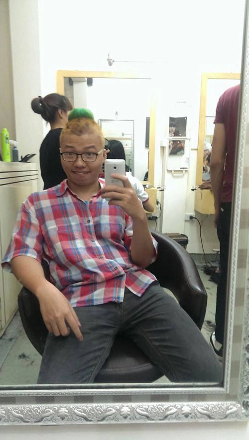 đắng lòng chàng trai việt phải cắt tóc hình quả dứa vì trót dại - 6