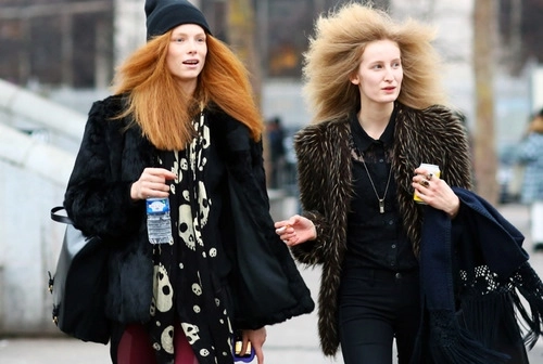 Diện khăn thu đông chuẩn như các fashionista - 9