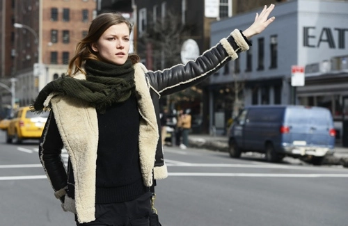 Diện khăn thu đông chuẩn như các fashionista - 15