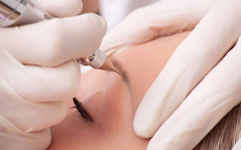 Điêu khắc chân mày là gì và cần lưu ý những gì trước khi lựa chọn - 1