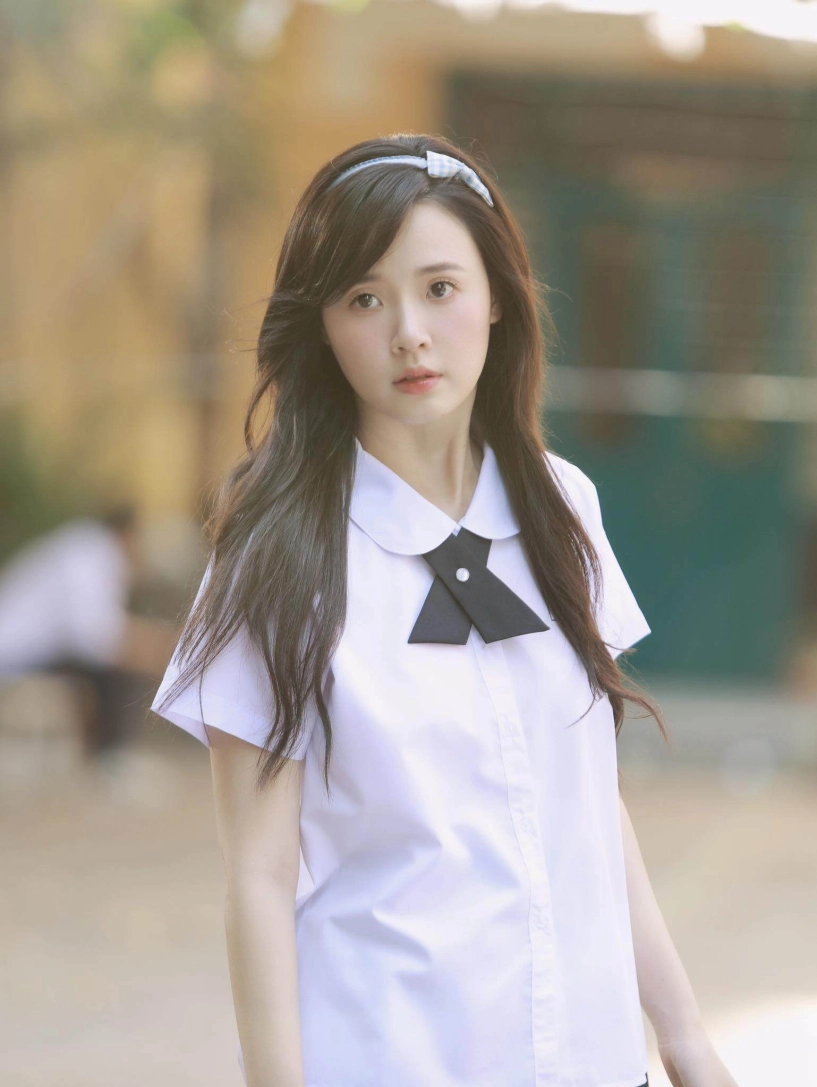 đọ nhan sắc của 3 mỹ nhân việt trên giảng đường midu nhìn như nữ sinh diện mạo hoa hậu ngân anh gây ngỡ ngàng - 2