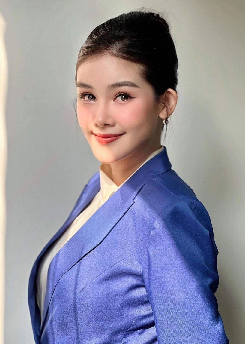 đọ nhan sắc của 3 mỹ nhân việt trên giảng đường midu nhìn như nữ sinh diện mạo hoa hậu ngân anh gây ngỡ ngàng - 11