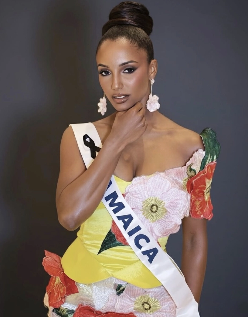 Đối thủ của hương giang trượt ngã trên sân khấu miss universe phải rời đi bằng cáng tình trạng hiện tại thế nào - 4