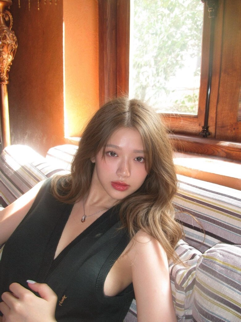 Gái xinh hà nội từng lọt top tìm kiếm google lộ ảnh hẹn hò ở pháp 16 tuổi bị chê chín ép nay thay đổi khó tin - 6