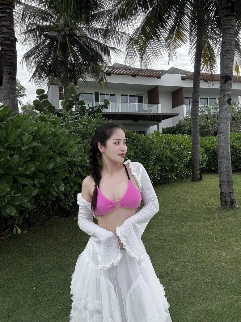 Giảm 16kg sau sinh mỹ nhân có vòng 1 đẹp nhất làng hài hiếm hoi mặc bikini để lộ vóc dáng thực - 2