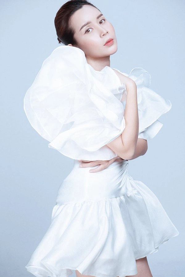 Hành trình lột xác vịt hoá thiên nga của lưu hương giang sau 15 năm hoạt động showbiz - 8