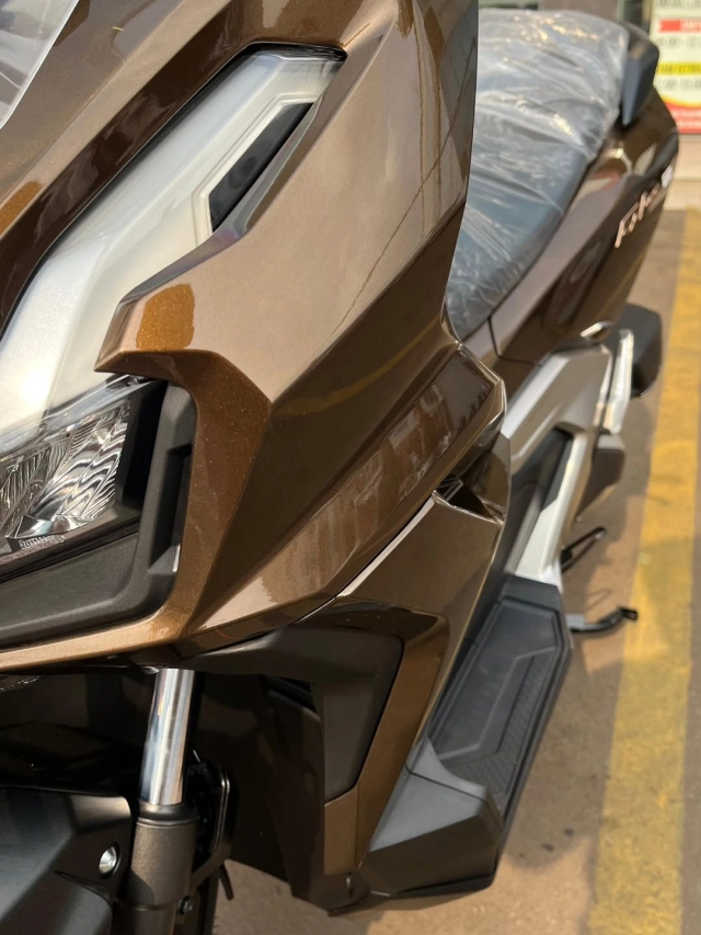 Hình ảnh thực tế của honda adv160 2026 hoàn toàn mới vừa về đến đại lý - đẹp hơn mong đợi - 4