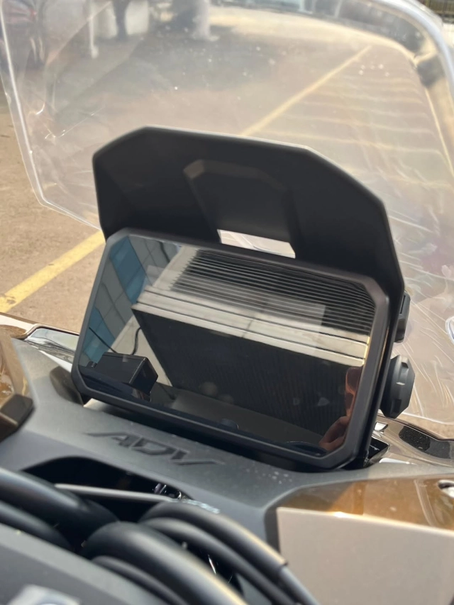 Hình ảnh thực tế của honda adv160 2026 hoàn toàn mới vừa về đến đại lý - đẹp hơn mong đợi - 6