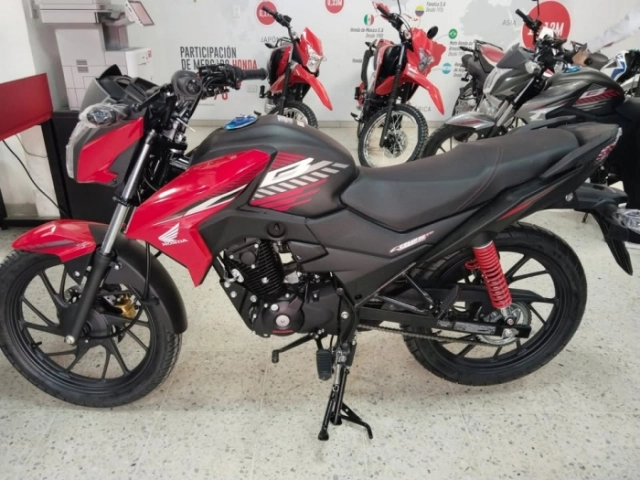 Hình ảnh thực tế của honda cb125f std 2026 tại đại lý có giá bán từ 38 triệu đồng - 4