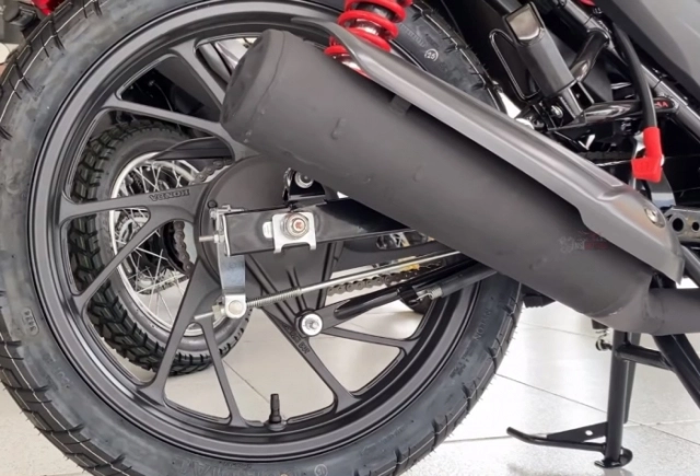 Hình ảnh thực tế của honda cb125f std 2026 tại đại lý có giá bán từ 38 triệu đồng - 7