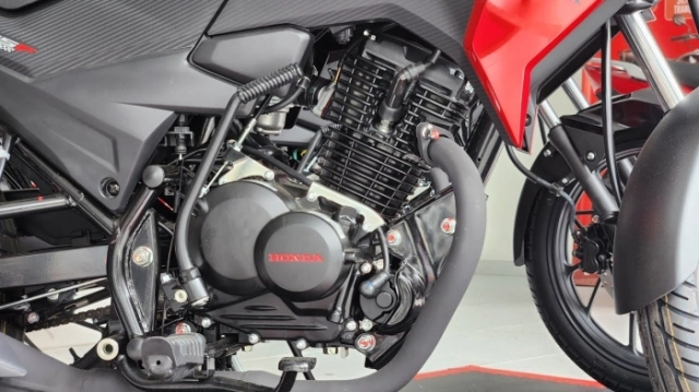 Hình ảnh thực tế của honda cb125f std 2026 tại đại lý có giá bán từ 38 triệu đồng - 8