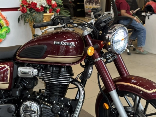 Hình ảnh thực tế của honda cb350c special edition tại đại lý - cái chất cổ điển ae cần đây rồi - 3