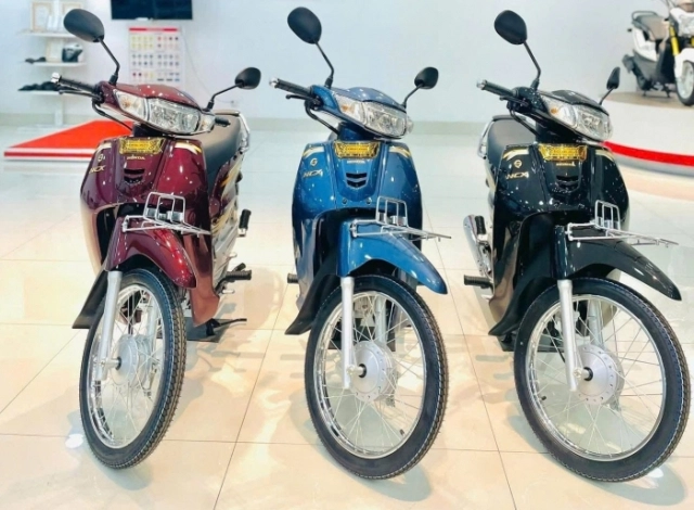 Hình ảnh thực tế của honda dream 2026 tại đại lý với 3 màu mới khẳng định đẳng cấp huyền thoại - 3
