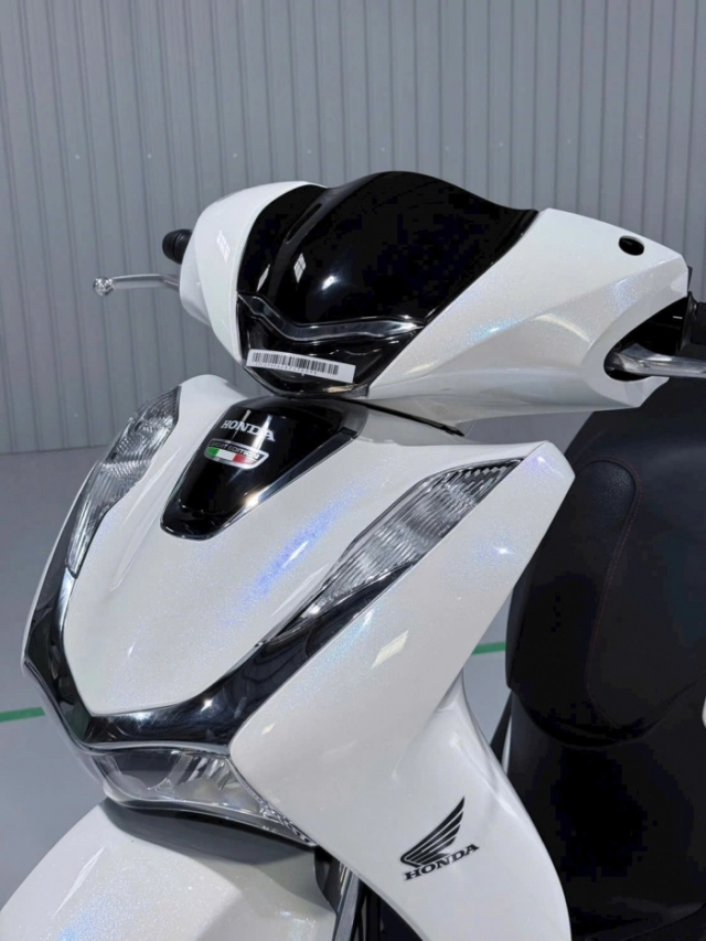 Hình ảnh thực tế của honda sh150i 2025 nhập ý màu trắng pha lê cực đẹp tại việt nam - 8