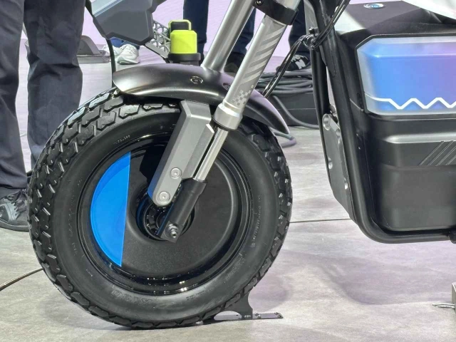 Hình ảnh thực tế của suzuki e-vanvan vừa ra mắt tại jms 2025 - chiếc minibike điện rất đáng chơi - 8