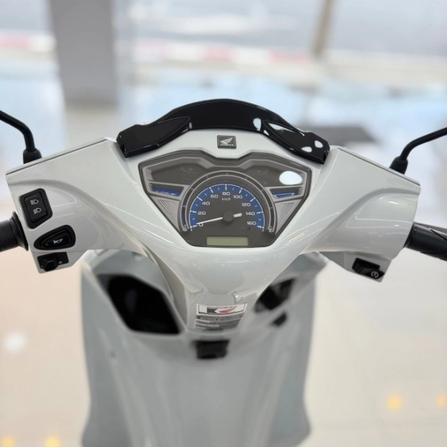 Hình ảnh thực tế của wave 125 r special edition tại đại lý nước bạn - đang trên đường về việt nam - 6