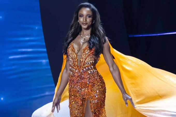 Hoa hậu jamaica bị gãy xương xuất huyết nội sọ sau cú ngã ở miss universe 2025 - 1