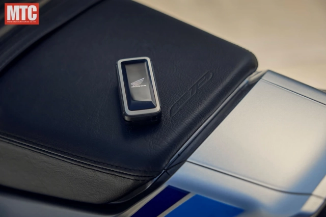 Honda cb1000f 2026 phiên bản kế nhiệm của mẫu xe huyền thoại hiện đã được bán ra - 13