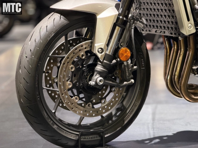 Honda cb1000f se 2026 freddie spencer khi huyền thoại quay trở lại với diện mạo mới - 11