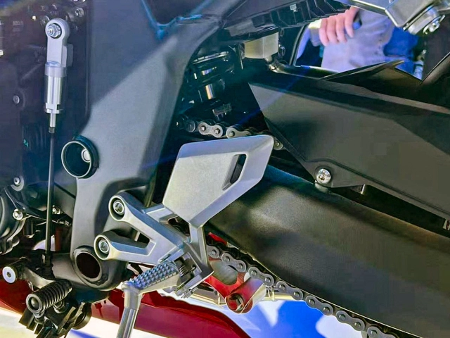 Honda cbr500r four 2026 giấc mơ 4 xy-lanh ở phân khúc tầm trung đã thành sự thật - 11