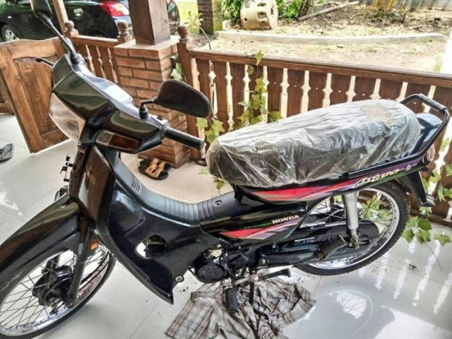 Honda dream lùn đời 1997 chưa sử dụng được rao bán với giá hơn 160 triệu đồng ở indo - 4