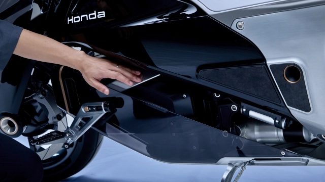 Honda ev outlier siêu mô tô điện dáng cực ngầu sẽ mở bán vào năm 2030 - 11