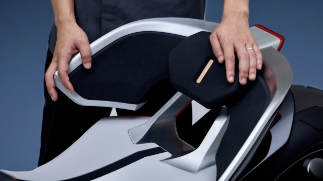 Honda ev outlier siêu mô tô điện dáng cực ngầu sẽ mở bán vào năm 2030 - 17