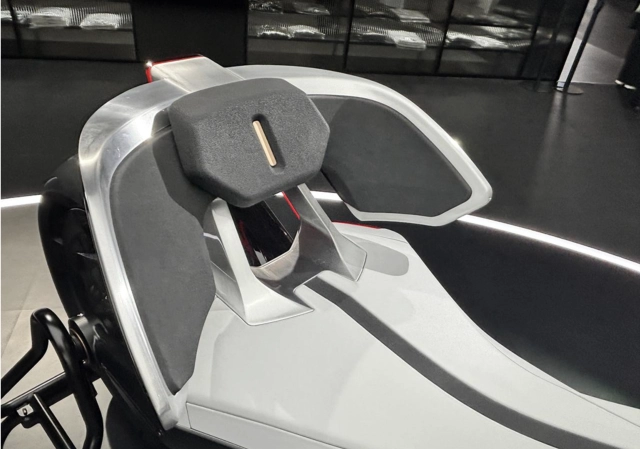 Honda ev outlier siêu mô tô điện dáng cực ngầu sẽ mở bán vào năm 2030 - 19