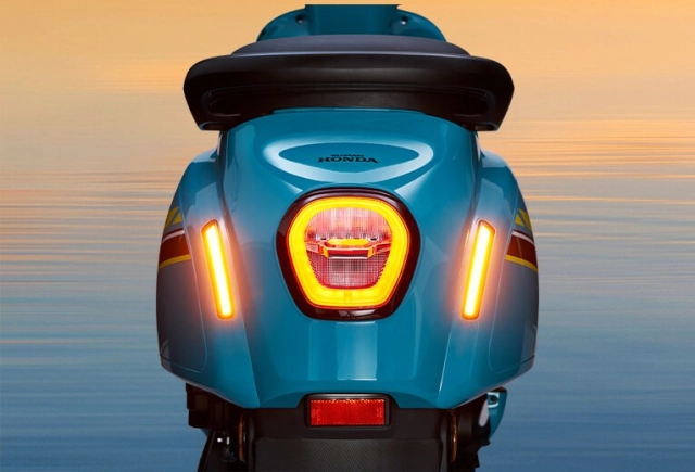 Honda nwf125 gulf blue - làn gió biển xanh thổi bừng sức sống cho dòng tay ga phổ thông - 1