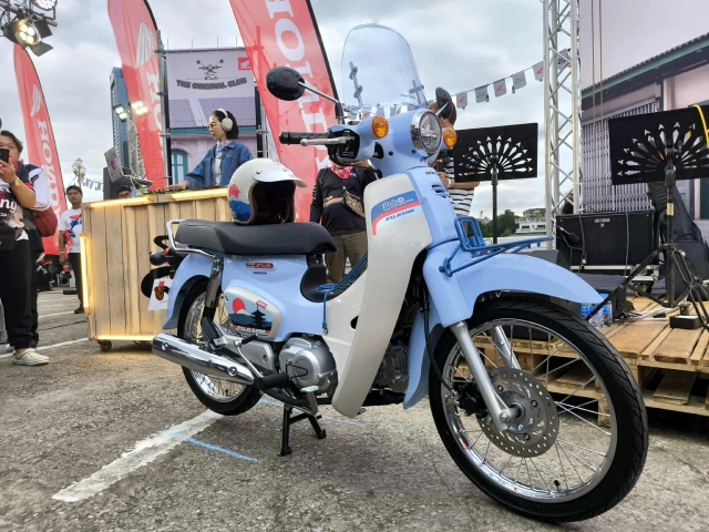 Honda ra mắt super cub fujisan limited edition với số lượng giới hạn chỉ 500 chiếc - 3