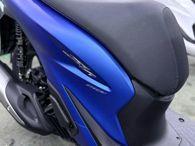 Honda sh150i 2025 nhập ý bản màu xanh dương nhám bất ngờ đổ bộ việt nam với giá dễ thở hơn - 9