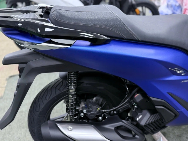 Honda sh150i 2025 nhập ý bản màu xanh dương nhám bất ngờ đổ bộ việt nam với giá dễ thở hơn - 11