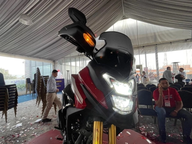 Honda tái sinh huyền thoại nx190 với diện mạo 20 có abs đôi màn hình tft giá chỉ 79 triệu đồng - 1