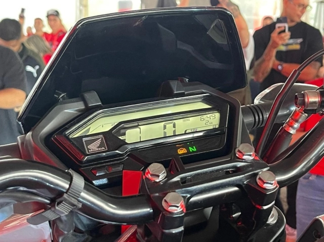 Honda xblade 160 ra mắt đèn pha robo face cực ngầu giá chỉ khoảng 55 triệu đồng - 7