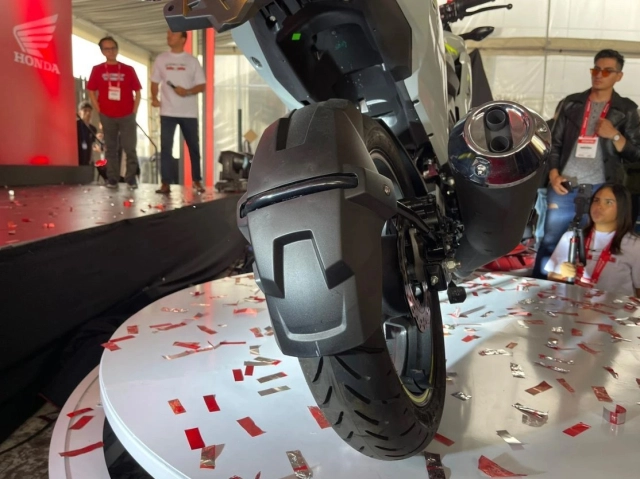 Honda xblade 160 ra mắt đèn pha robo face cực ngầu giá chỉ khoảng 55 triệu đồng - 12