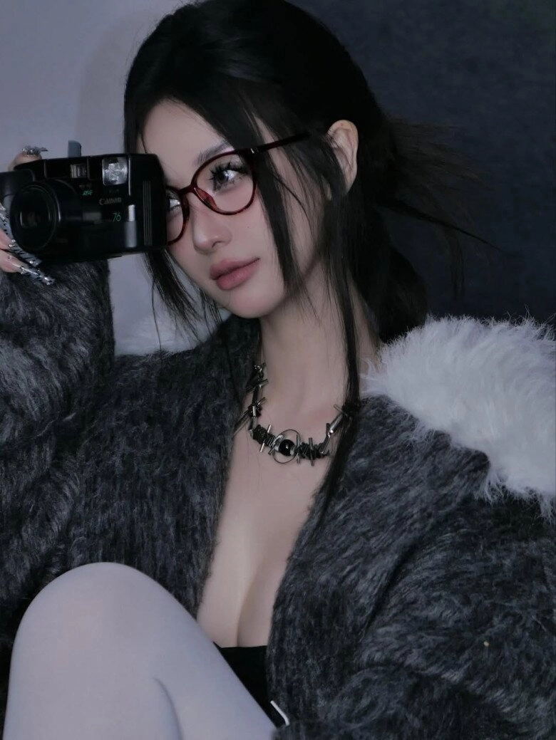 hotgirl trà sữa bản việt trong sáng một thời nay giao diện quyến rũ khác lạ khiến cư dân mạng không thể rời mắt - 1