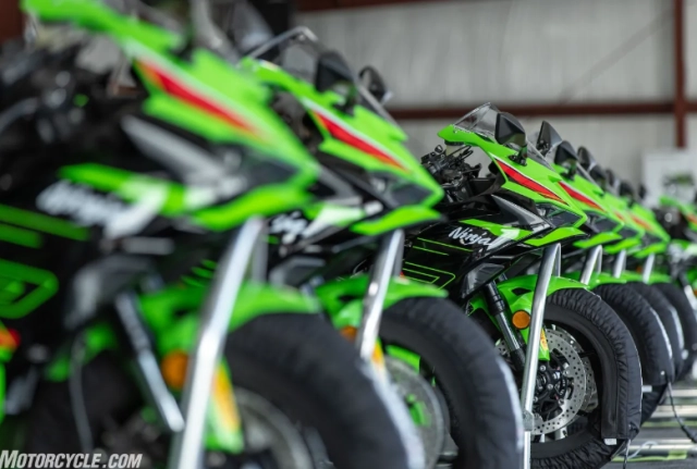 Kawasaki mang zx-6r 636 vào cuộc chơi kép táo bạo lạ lùng nhưng đầy hứa hẹn cho mùa 2026 - 3