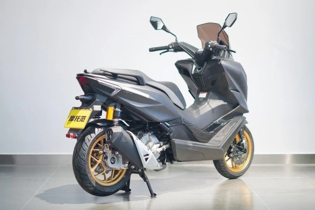 Khám phá feelink x300 đối trọng cứng cựa của yamaha xmax 300 với giá bán chỉ 60 triệu đồng - 4