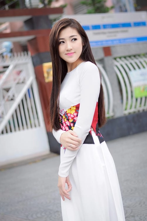 Kiểu tóc cực xinh cho cô giáo mặc áo dài ngày 2011 - 8