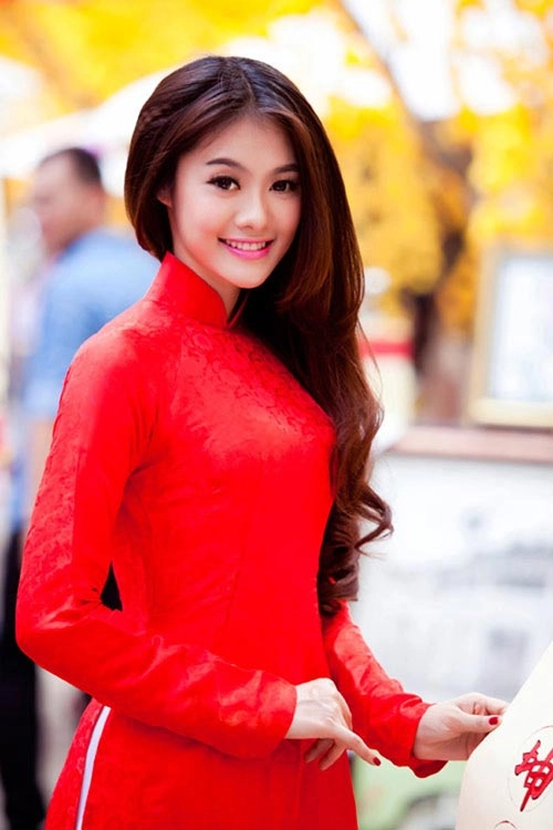 Kiểu tóc cực xinh cho cô giáo mặc áo dài ngày 2011 - 18