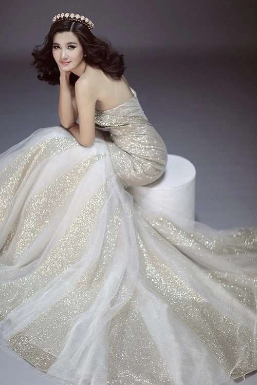 Kim tuyến lột xác với váy made in viet nam - 9