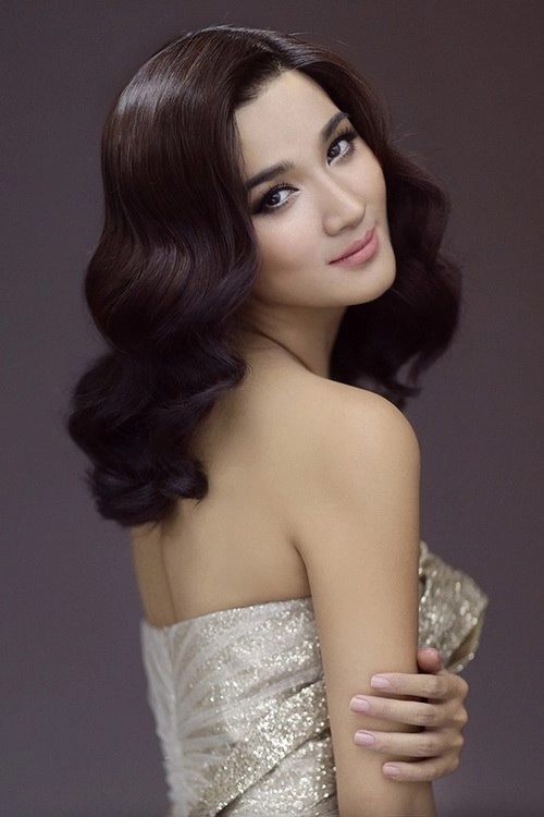 Kim tuyến lột xác với váy made in viet nam - 13