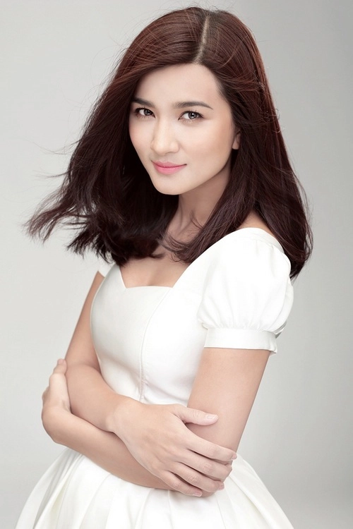 Kim tuyến lột xác với váy made in viet nam - 15