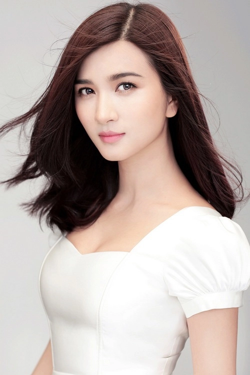 Kim tuyến lột xác với váy made in viet nam - 16