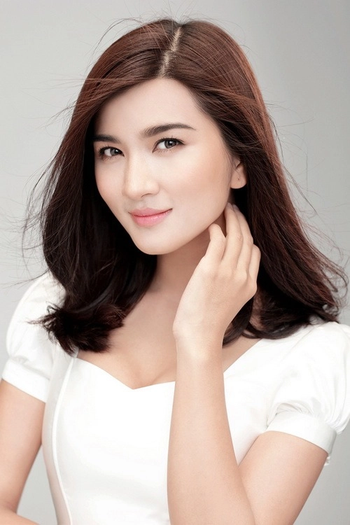 Kim tuyến lột xác với váy made in viet nam - 17