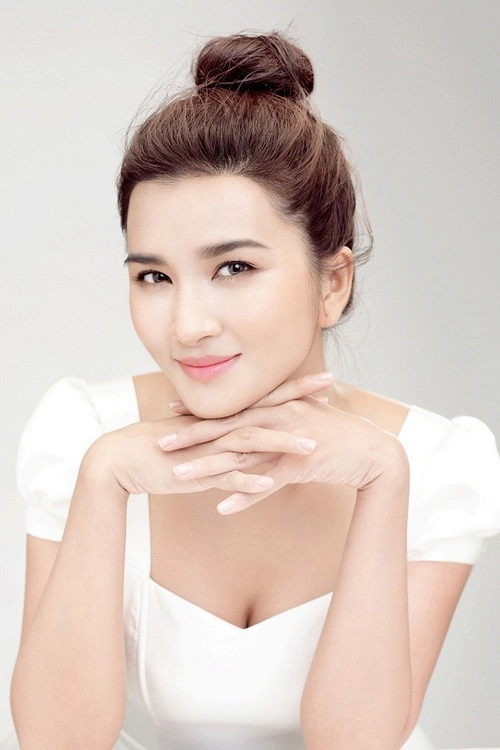 Kim tuyến lột xác với váy made in viet nam - 19