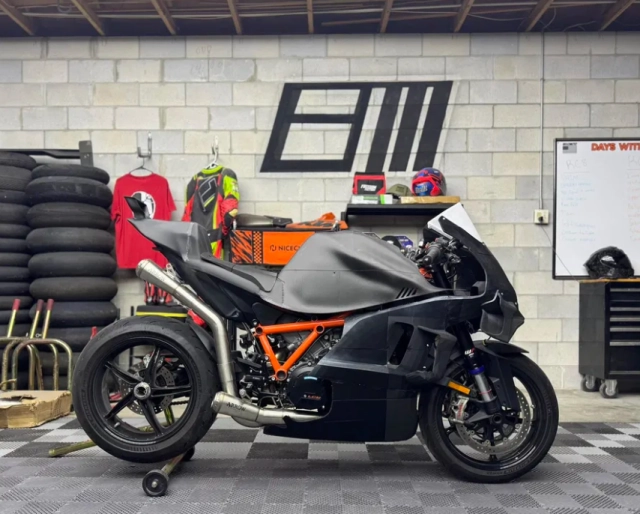Ktm 1390 super duke hóa rc16 motogp nhờ công nghệ in 3d giấc mơ không còn xa vời - 1