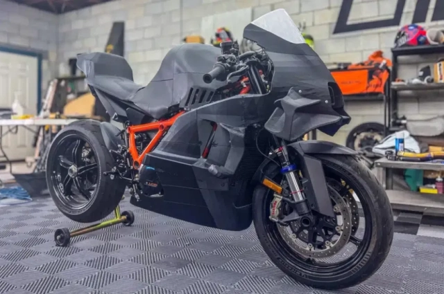 Ktm 1390 super duke hóa rc16 motogp nhờ công nghệ in 3d giấc mơ không còn xa vời - 4